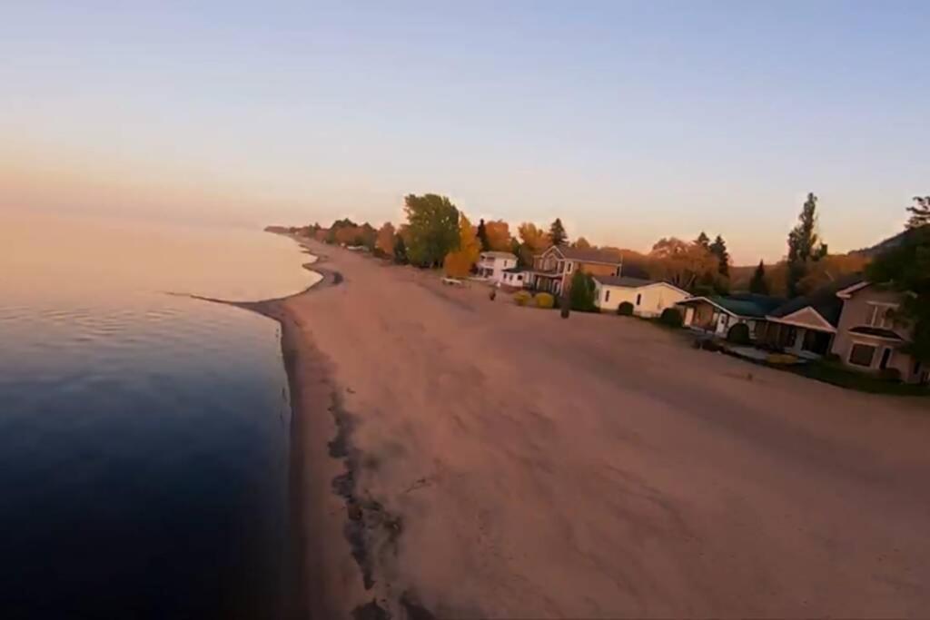 Maison Sur Le Lac Desbiens Luaran gambar